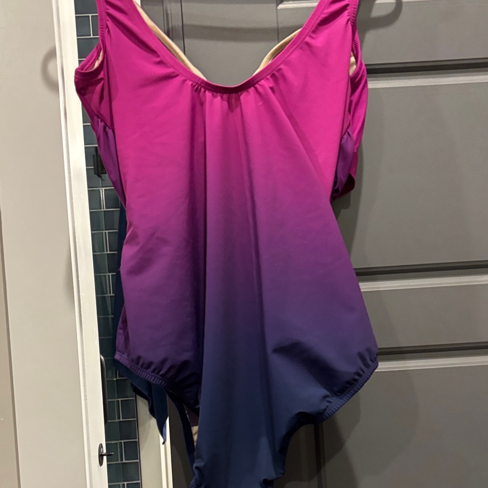 Lands' End Pink and Purple Women's Swimsuit - Picture 5 of 5